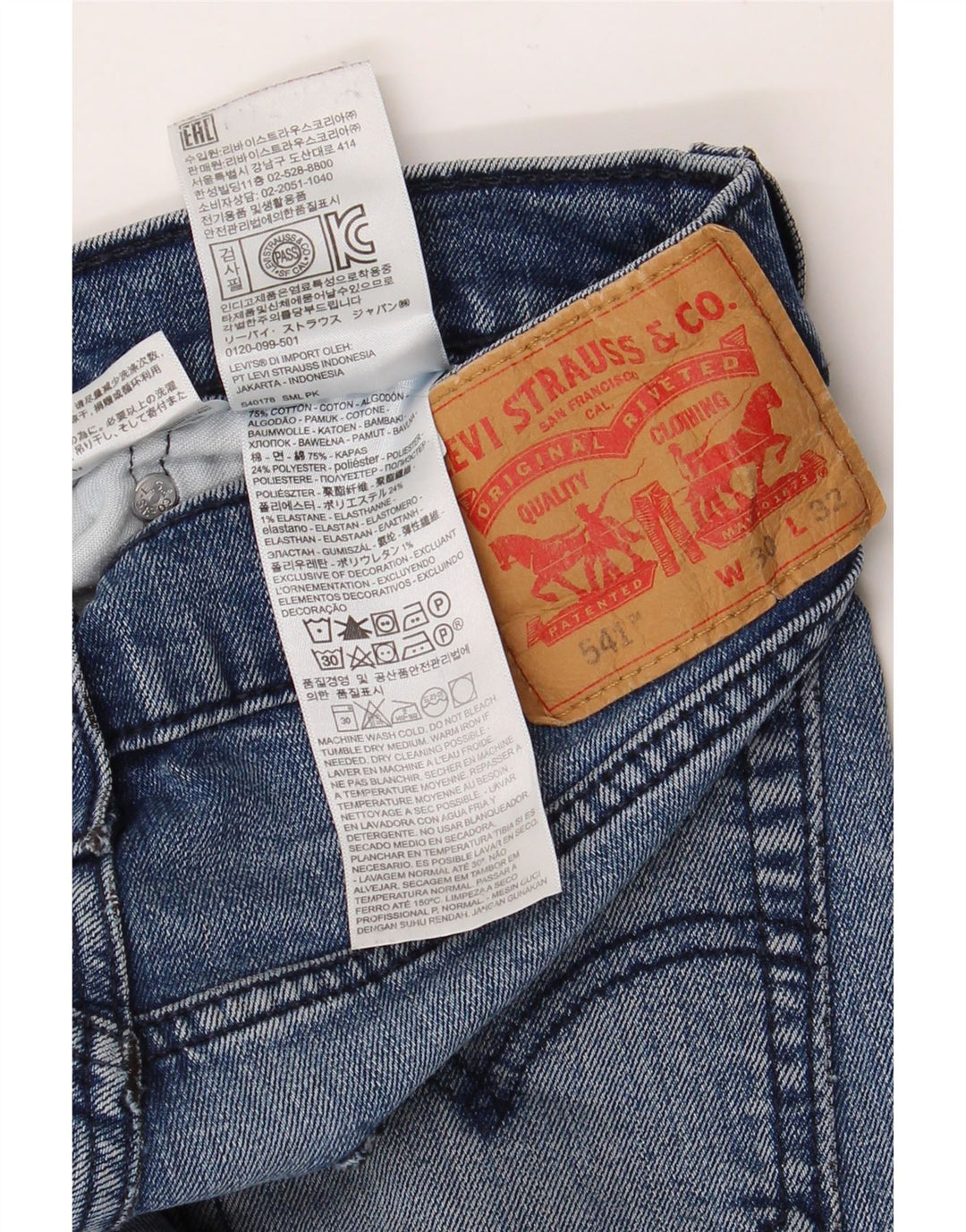 LEVI'S ženske 541 ravne traperice W30 L32 plavi pamuk