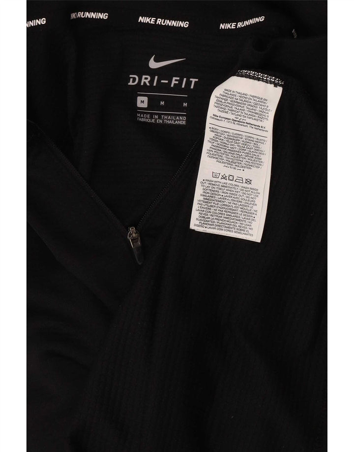 Nike Dri Fit majica s izrezom i srednjim gornjim dijelom trenirke od crnog poliestera