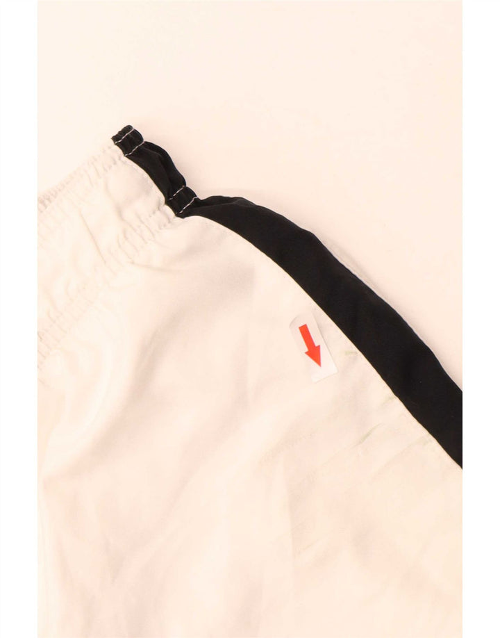 Nike Dri Fit sportske kratke hlače srednje bijele boje od poliestera