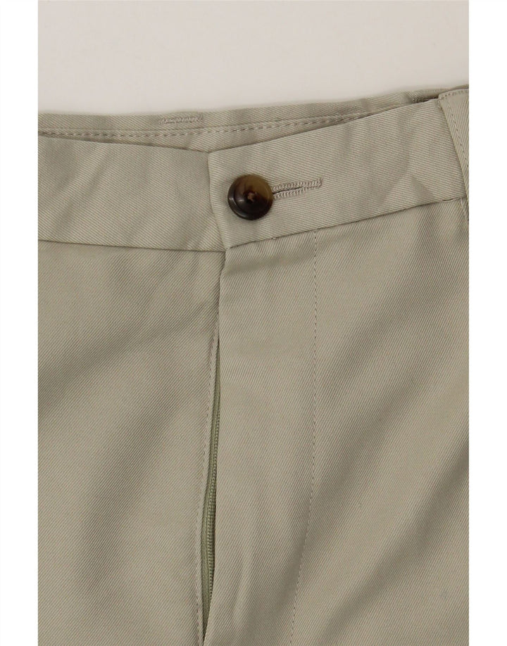 VINTAGE Mens Chino Shorts W32 Medium Beige Polyester Vintage Vintage and Second-Hand Vintage from Messina Hembry 