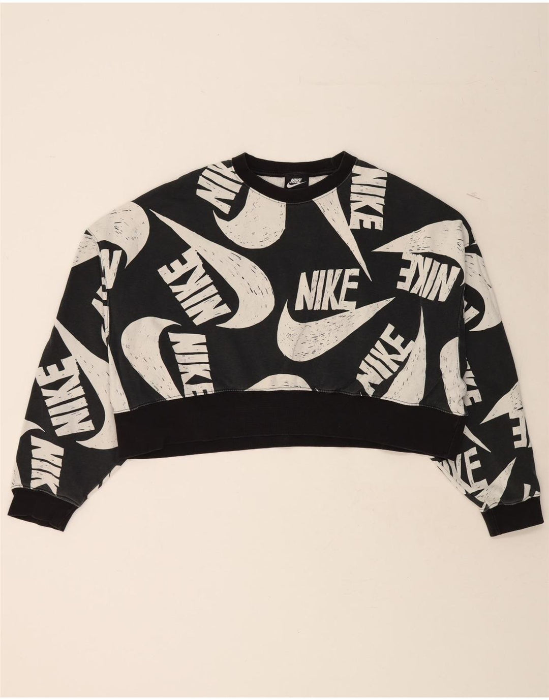 NIKE Womens Oversized Crop Graphic Sweatshirt Jumper UK 14 Medium Black Vintage Nike and Second-Hand Nike from Messina Hembry 
