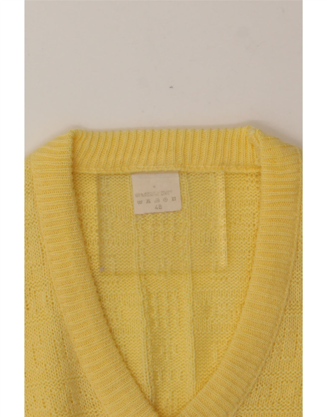 VINTAGE Mens V-Neck Jumper Sweater IT 48 Medium Yellow Acrylic Vintage Vintage and Second-Hand Vintage from Messina Hembry 