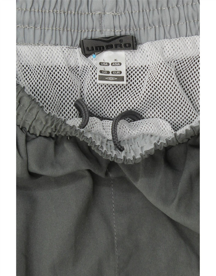 UMBRO muške kratke sportske hlače s grafičkim motivima, veliki sivi poliester